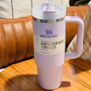 Stanley 30oz limited edition Soft Matte Orchid flowstate cup.